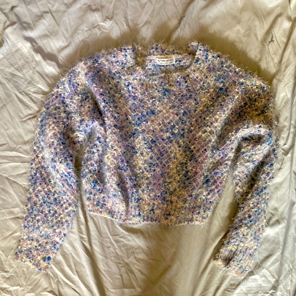 Crop top sweater